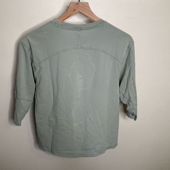 Lululemon LA 3/4 Sleeve Crewneck Shirt - Picture 4 of 8
